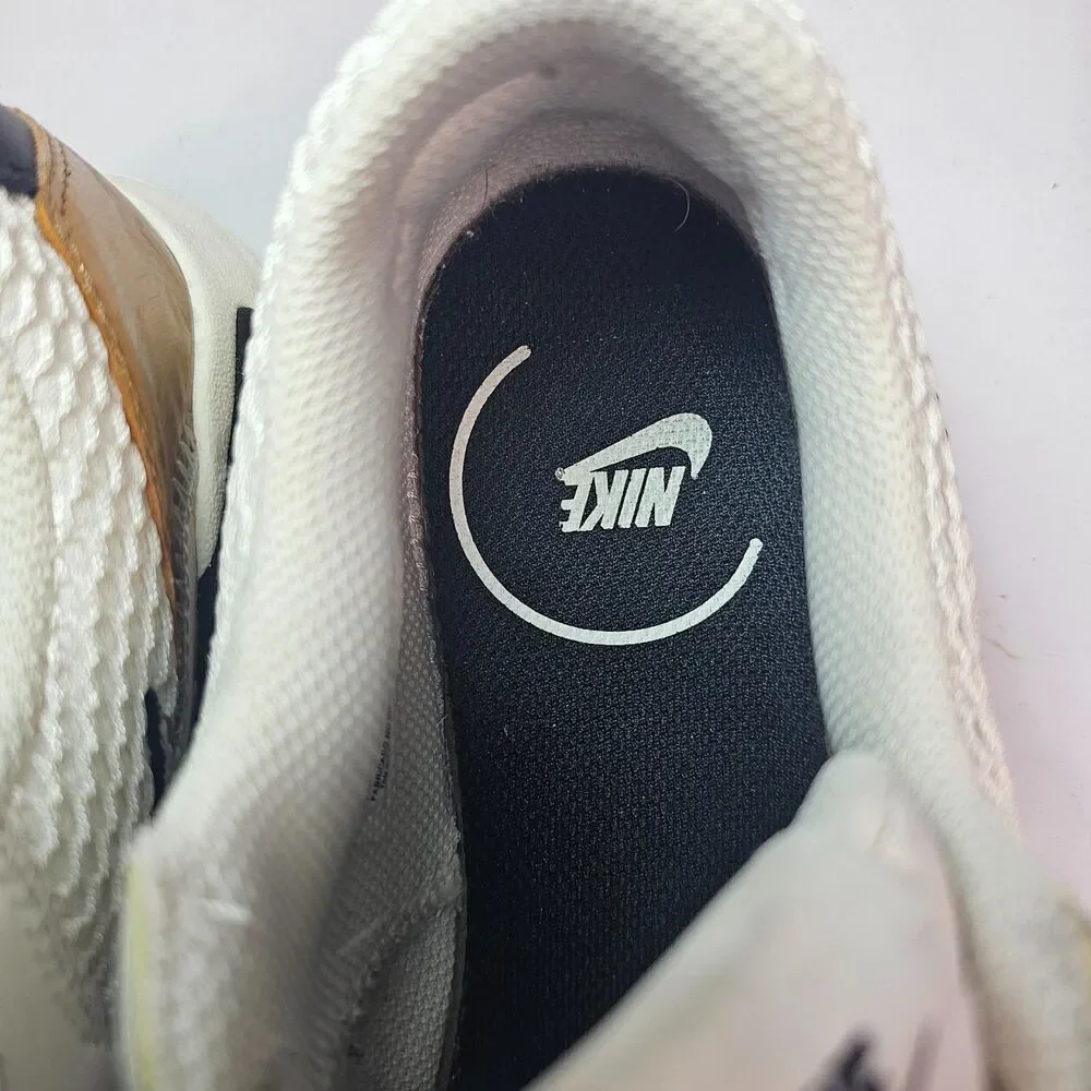 Nike Air Max Excee Sneakers Women 8 White Black Metallic Gold Running Shoes